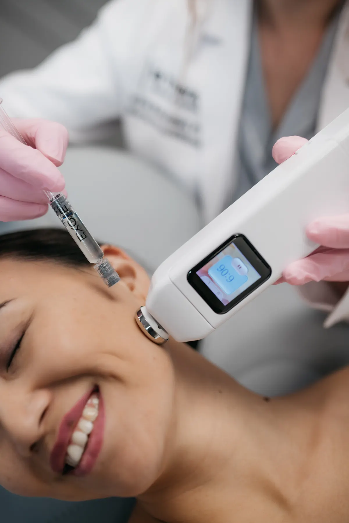 Microneedling with ExoE exosomes treatment at IB Therapy